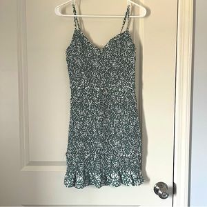 NEW Abercrombie & Fitch Green Floral Dress.  Size: Small